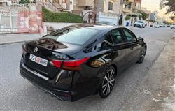 نيسان ألتيما